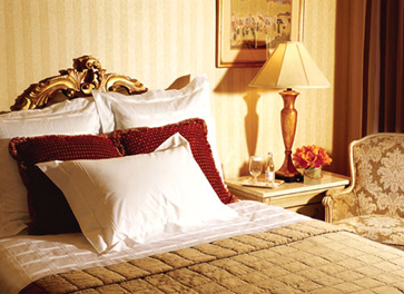 http://www.helmsleyparklane.com/images/PLHR.bedroom_lg.jpg